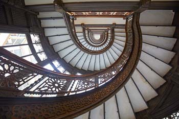 <b>USA, Chicago</b>, Spiral staircase at Rookery building